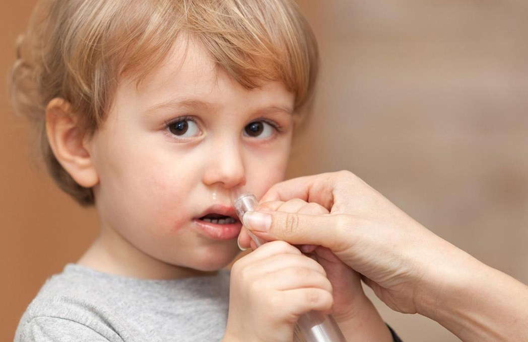 Промыть нос ребенку при кашле
