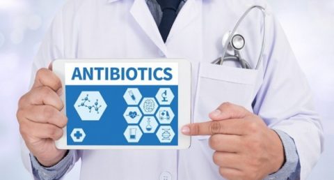 Антибактериальные препараты назначают для борьбы с воспалительными инфекциями почек и мочевого пузыря