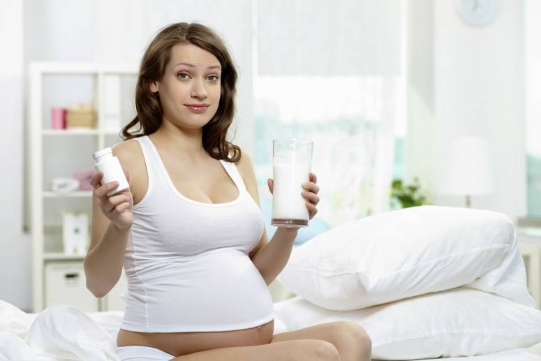 Какие витамины пить при планировании беременности женщине?