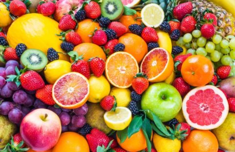 Иногда употребление в пищу кислых фруктов и ягод при некоторых заболеваниях мочеполовой системы ограничивается или исключается вовсе.