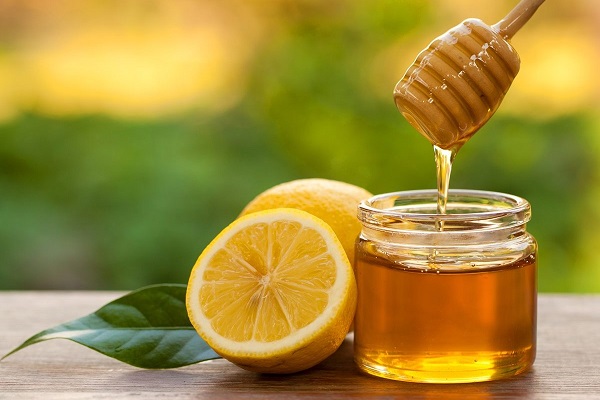 Свежий мед и лимон