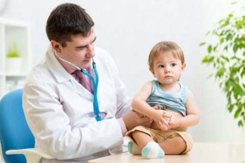 Потемнение мочи у ребенка – повод для обращения к врачу.