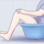 Содовые ванночки при заболеваниях мочеполовой системы можно проводить в большом тазу.