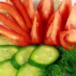 Свежие овощи богаты клетчаткой и витаминами